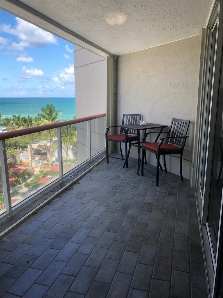 6767 Collins Ave - Photo 3