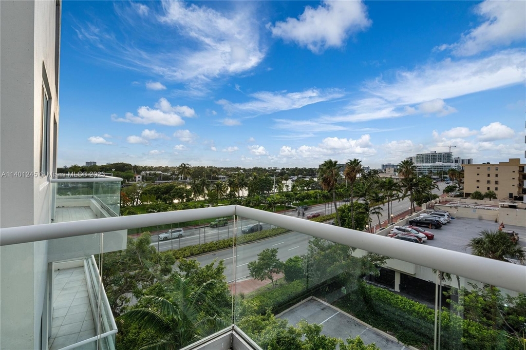 6362 Collins Ave - Photo 14