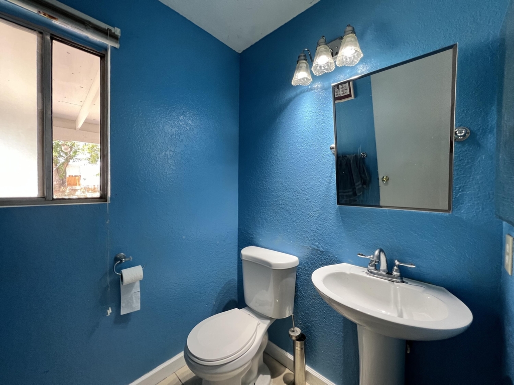 37215 Bunker Court - Photo 4