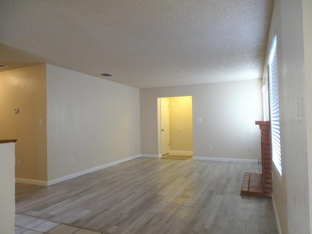 3210 W Richert Avenue - Photo 2