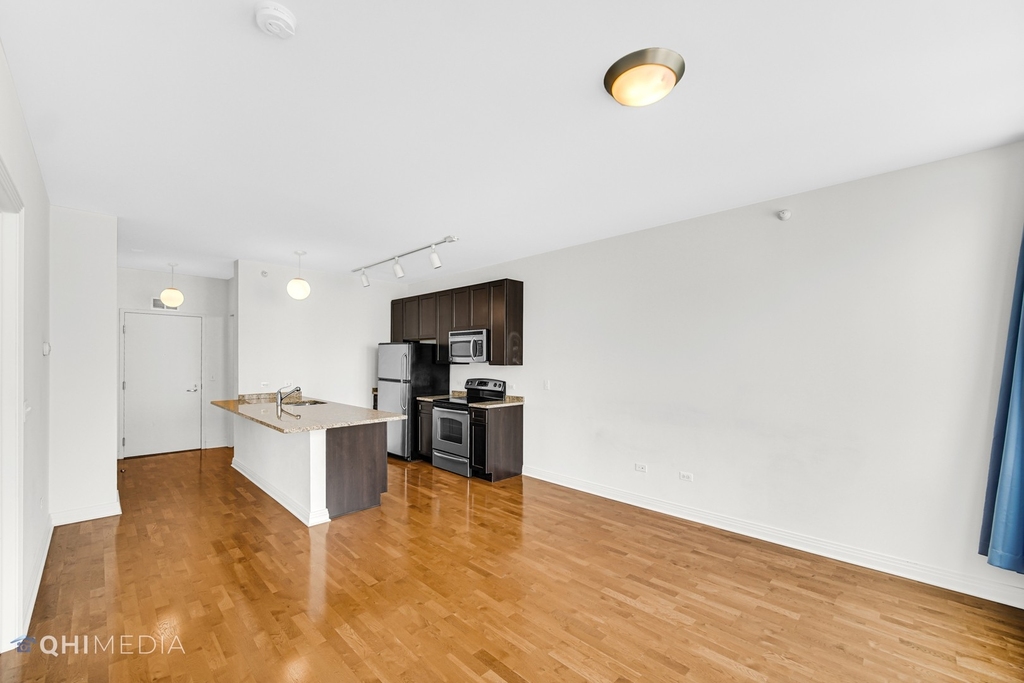 565 W Quincy Street - Photo 6