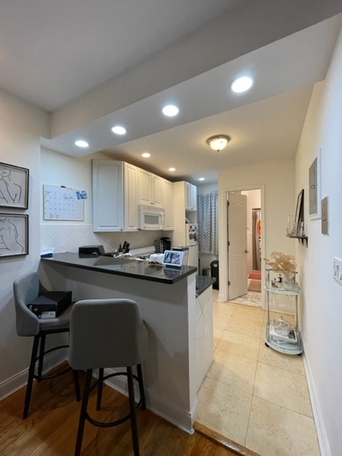 78th between first and 2nd Avenue - Photo 6