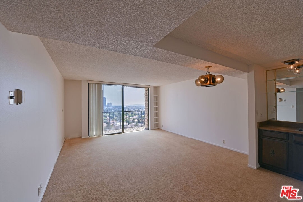 10535 Wilshire Blvd - Photo 2