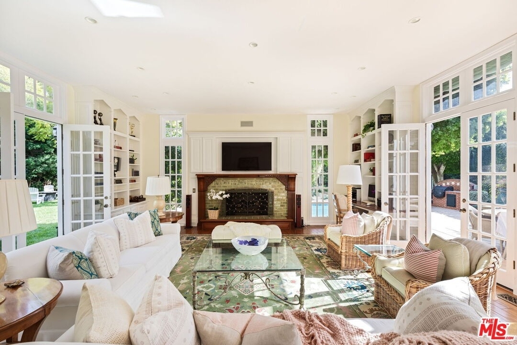 226 Palisades Ave - Photo 7