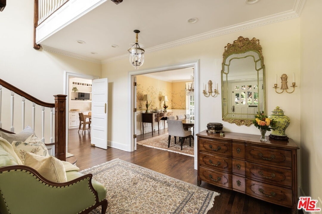 226 Palisades Ave - Photo 6
