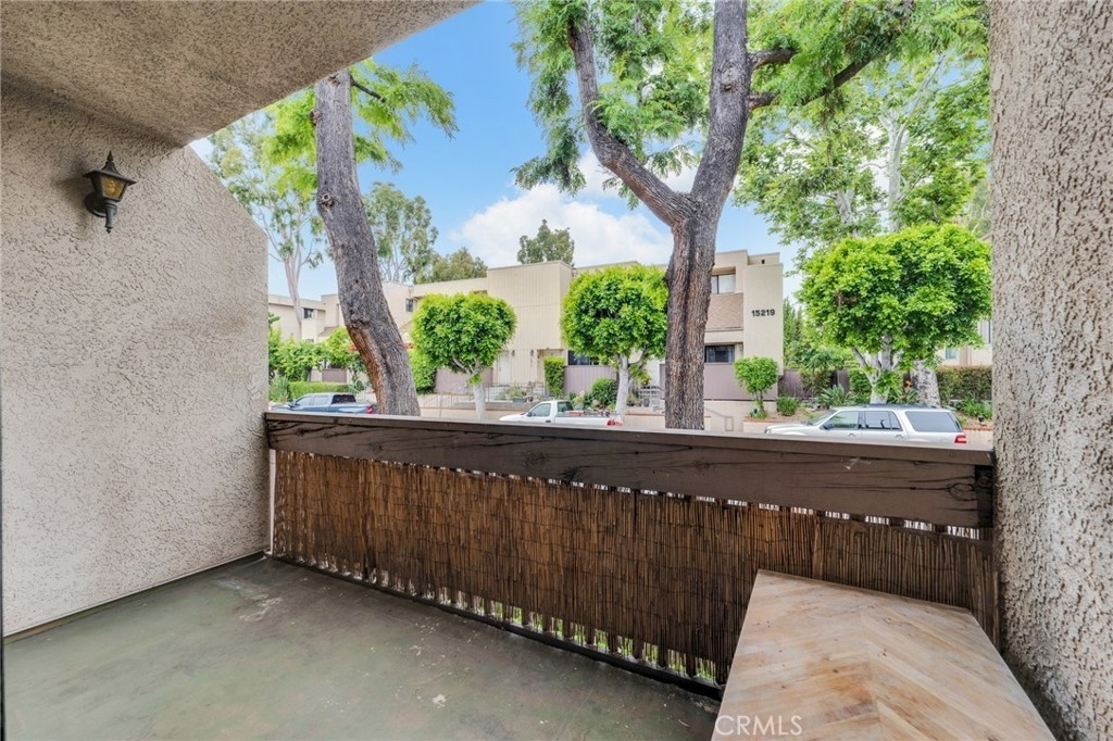 15215 Magnolia Boulevard - Photo 13