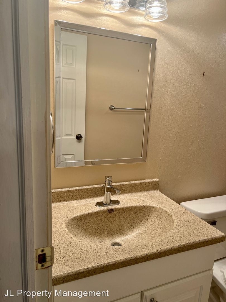 2501 S Kiwanis Ave Apt 308 - Photo 8