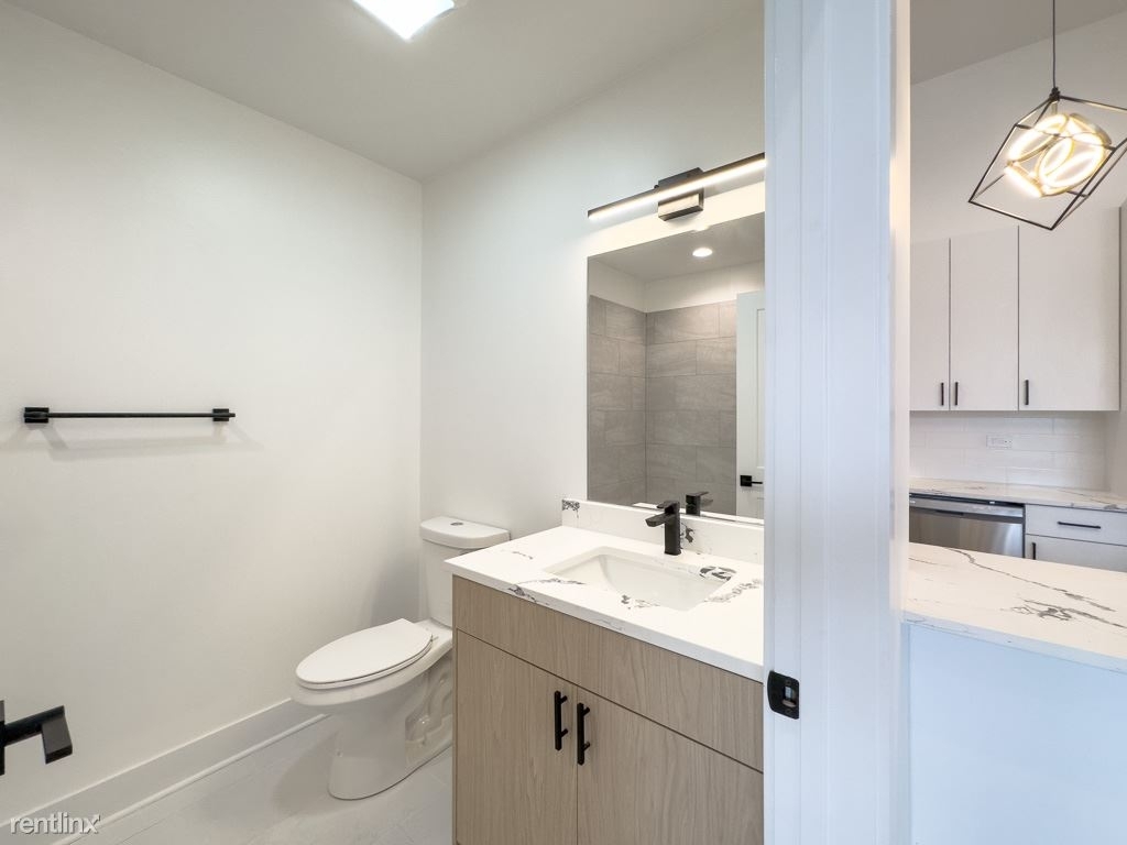 4731 N. Western, Unit C502 - Photo 7