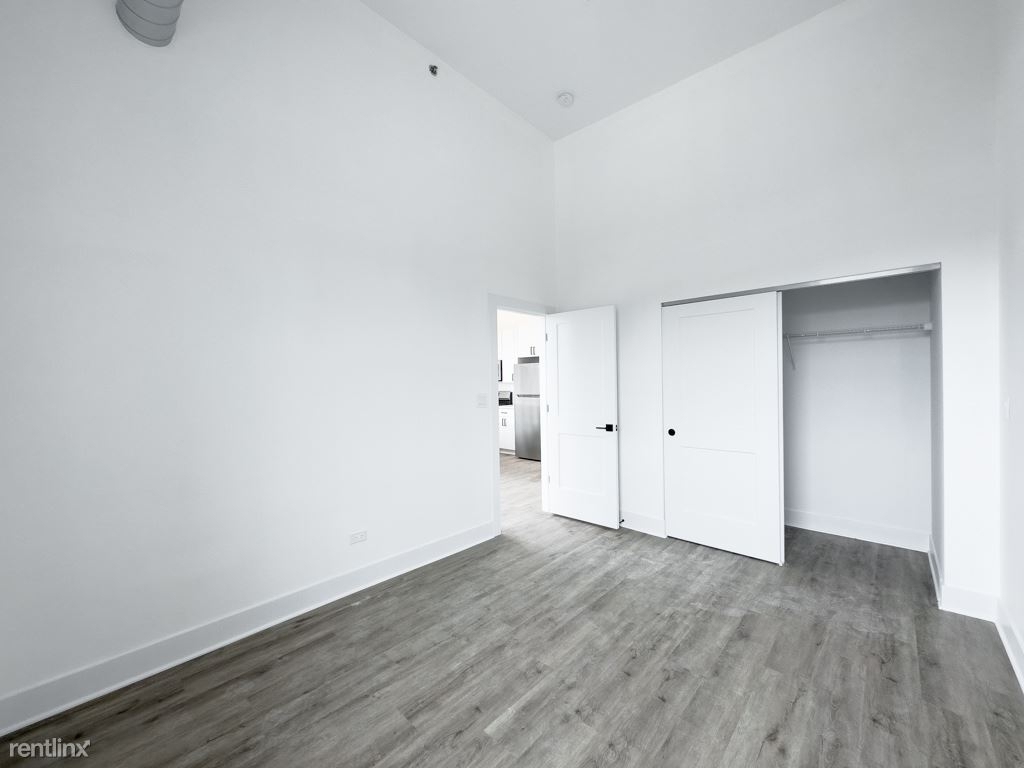 4731 N. Western, Unit C302 - Photo 9