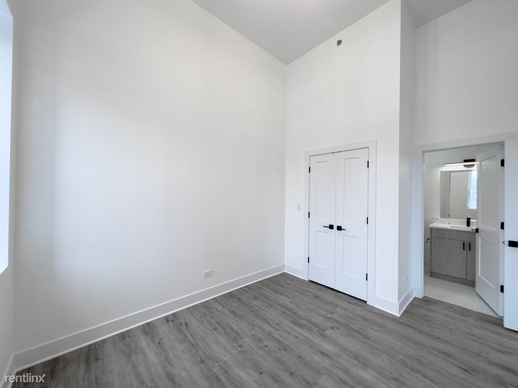 4731 N. Western, Unit C302 - Photo 13