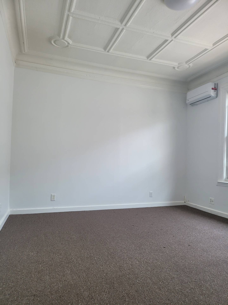503 East 53rd St - Photo 5