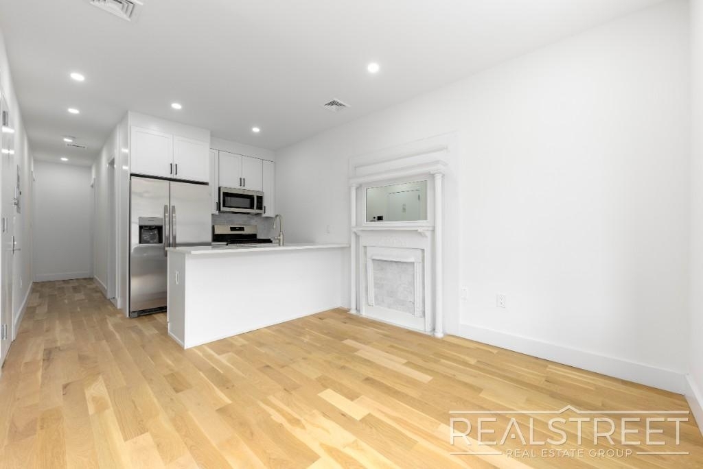 15 Hampton Pl - Photo 2