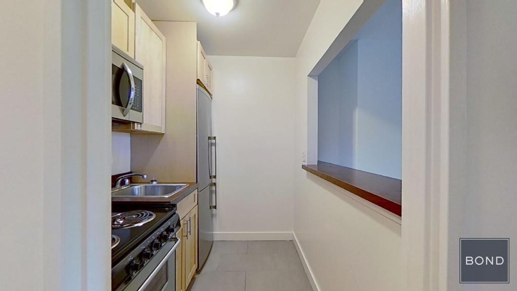 402 East 83rd Street - Photo 6