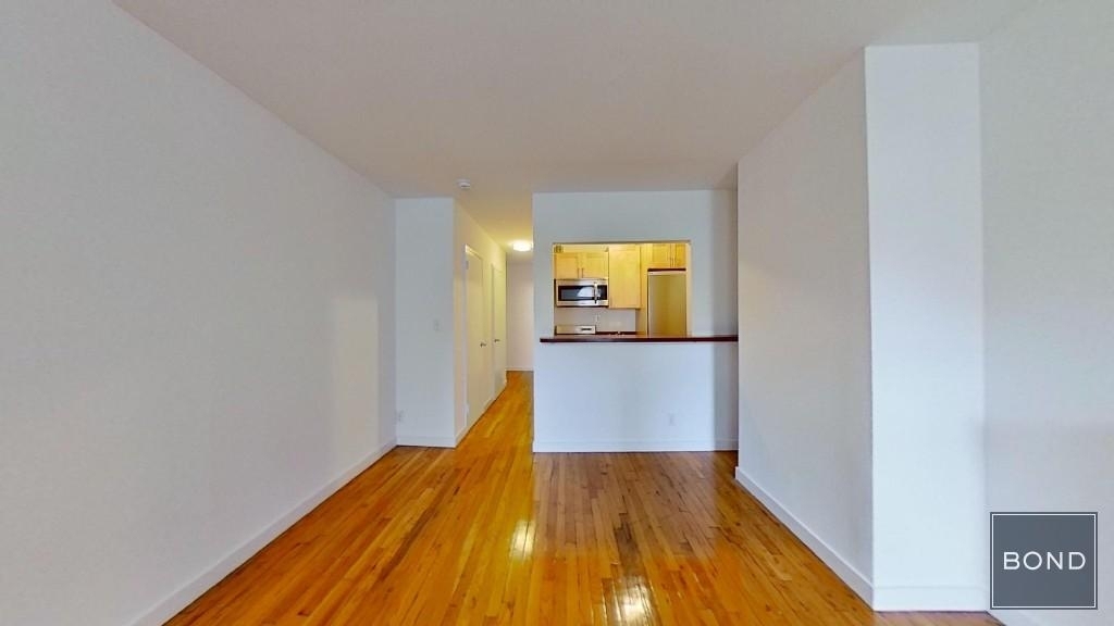 402 East 83rd Street - Photo 4