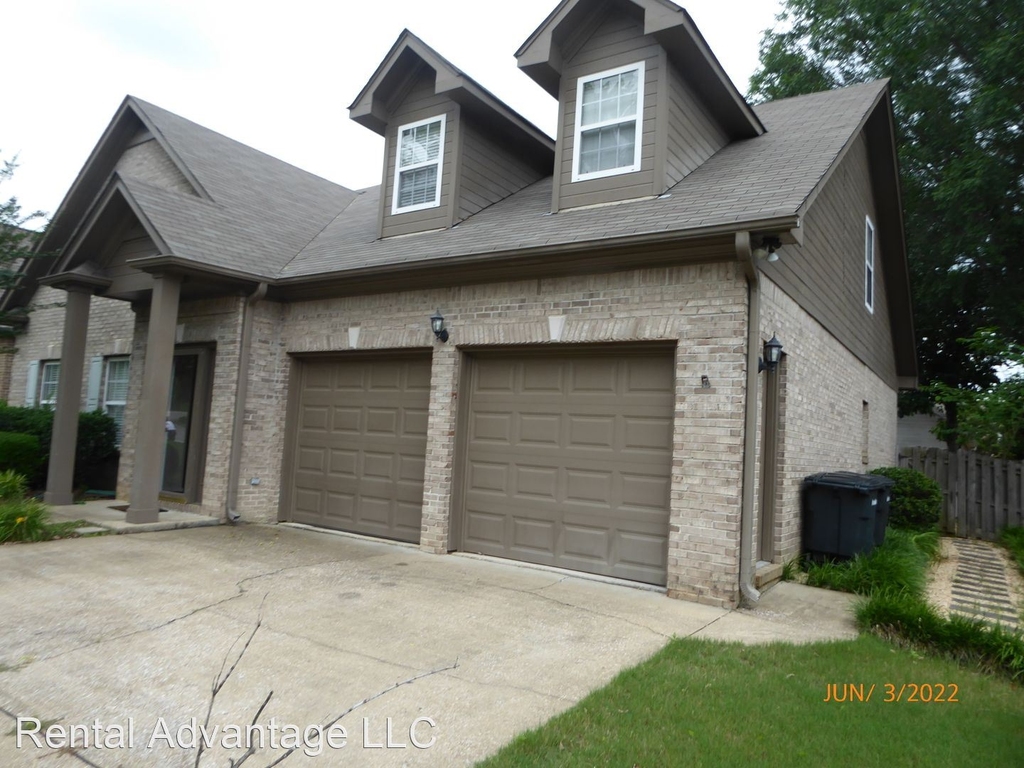 217 Lenox Lane - Photo 1