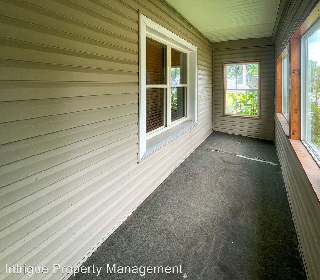 1228 N State Ave - Photo 2