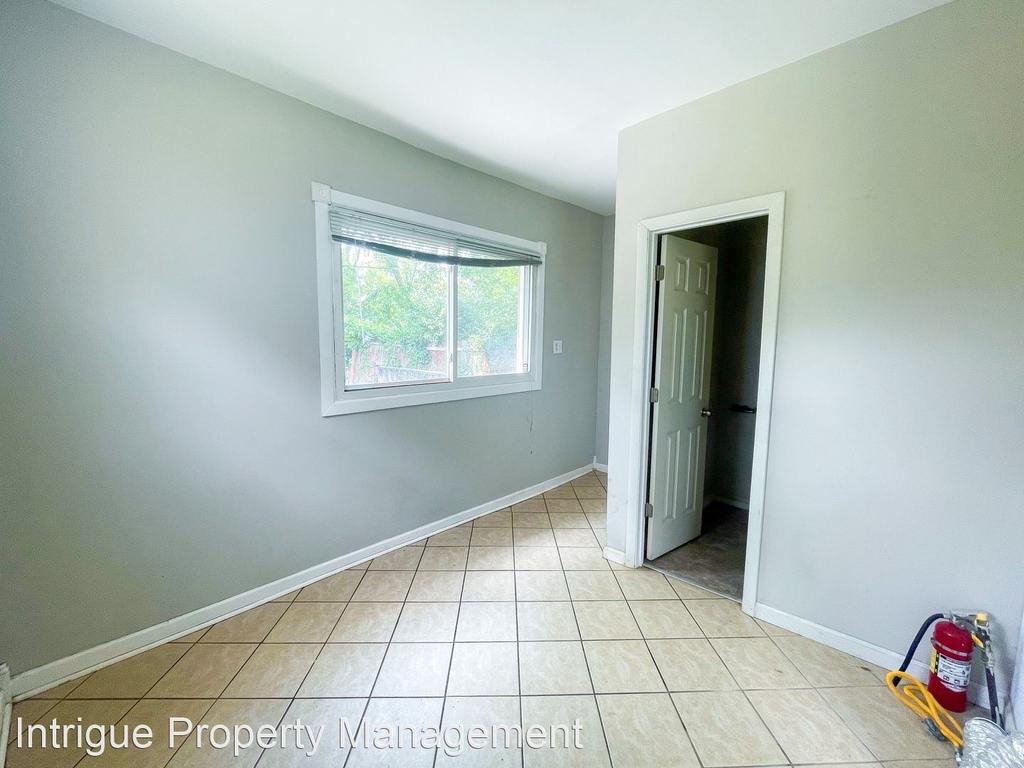 1228 N State Ave - Photo 17