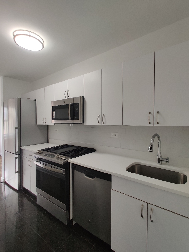 2nd Ave/51 - Photo 1