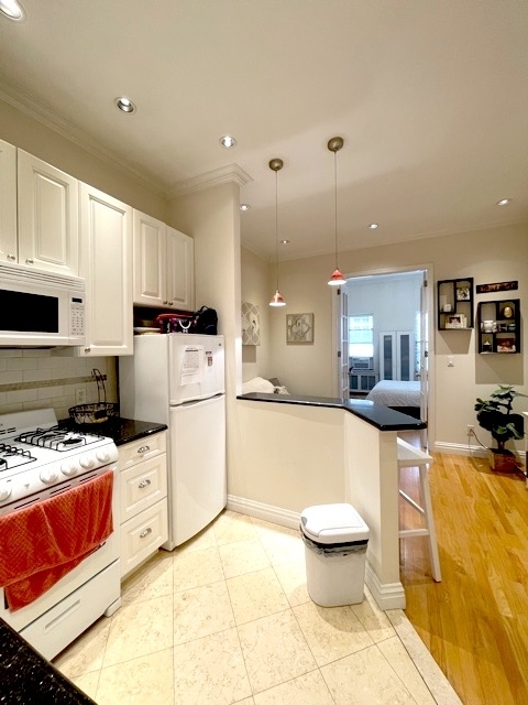 206 east 34th street  - Photo 1