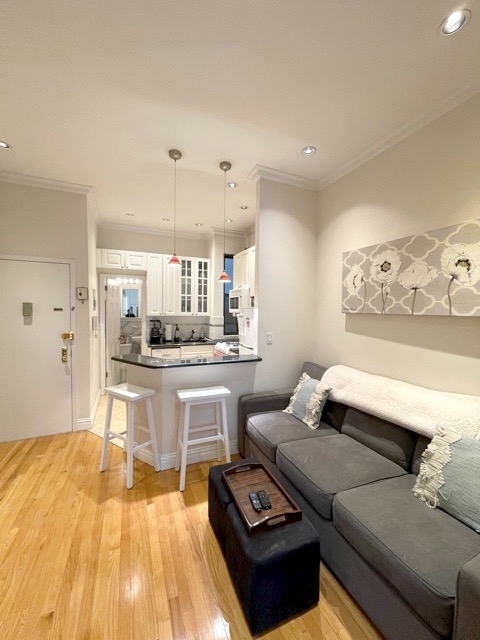 206 east 34th street  - Photo 3