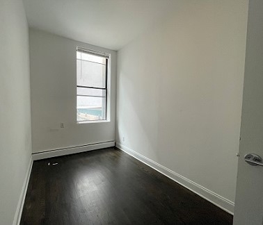 East 50th Street - Photo 3