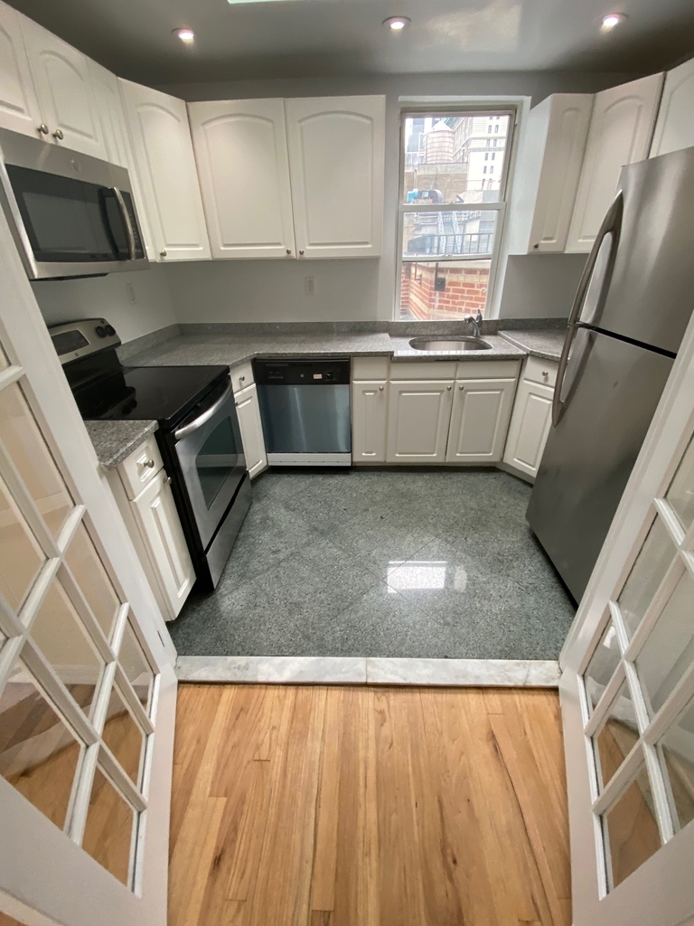 55 West 55th Street - Photo 0