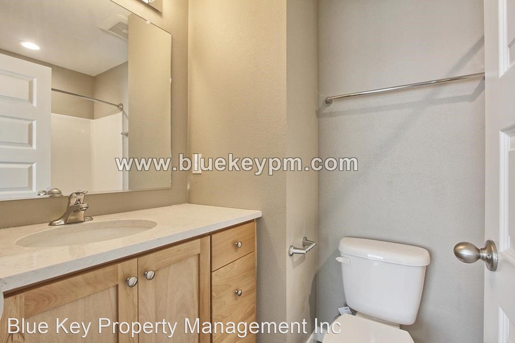 2713 Broadway Street - Photo 7