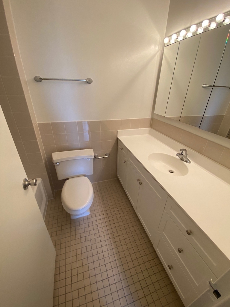 West 87th Street - Photo 15