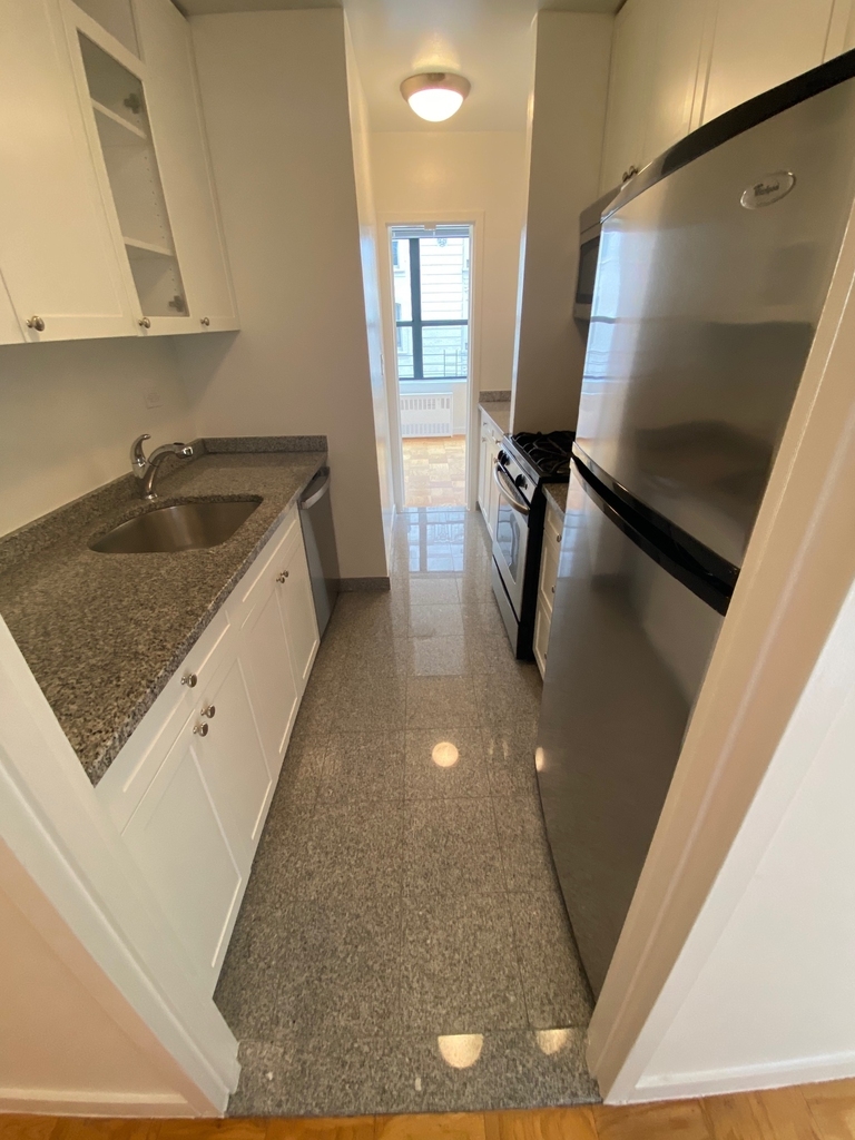 West 87th Street - Photo 1