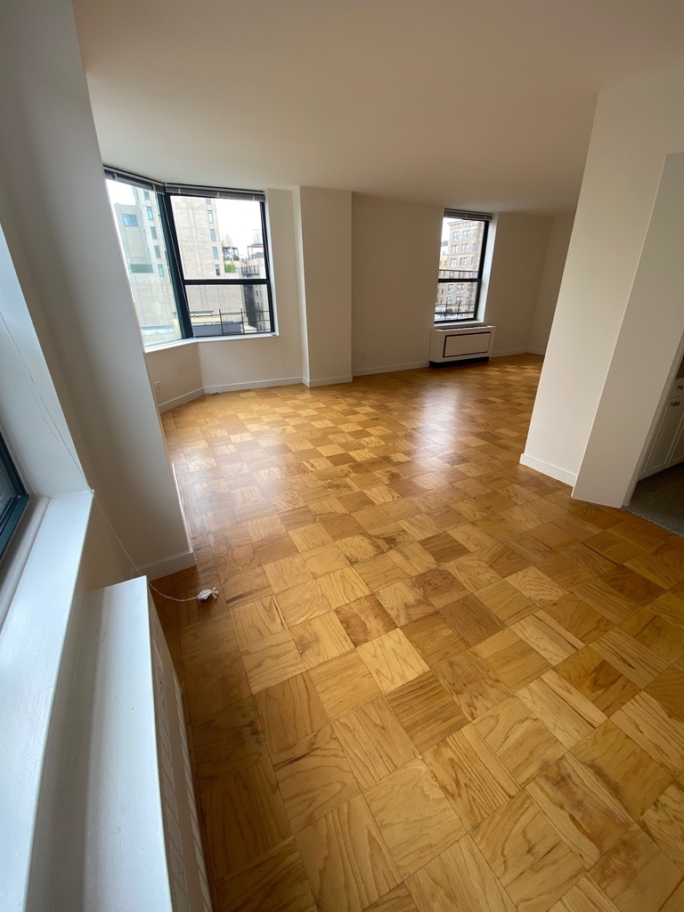 West 87th Street - Photo 8