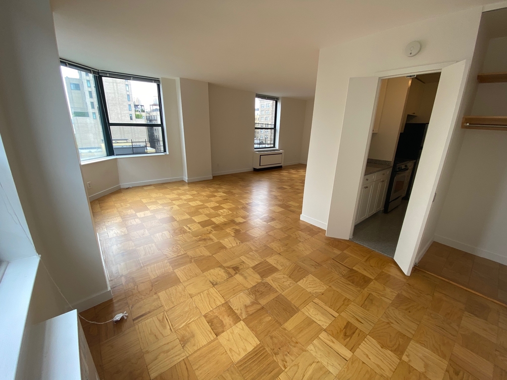 West 87th Street - Photo 4