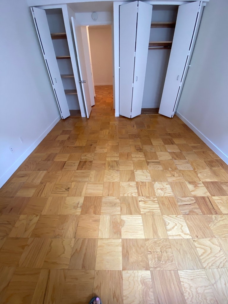 West 87th Street - Photo 11