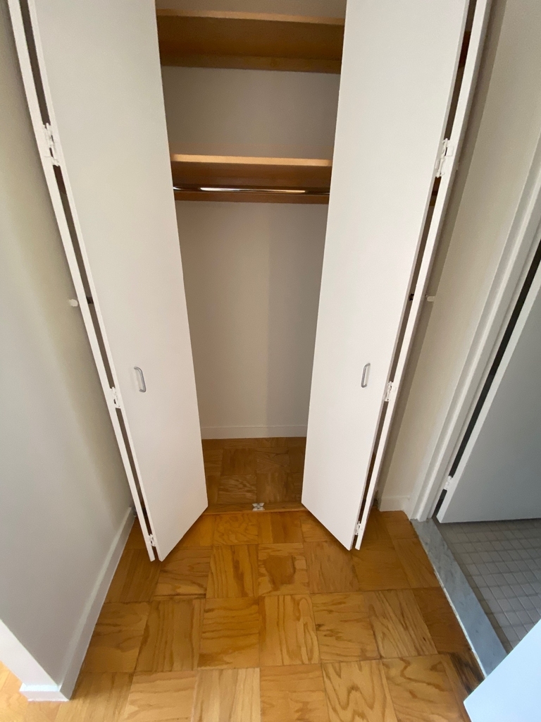 West 87th Street - Photo 17