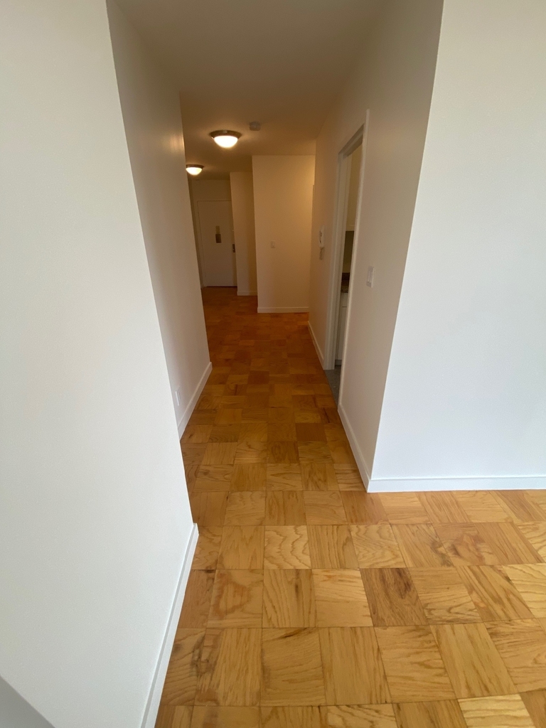 West 87th Street - Photo 9