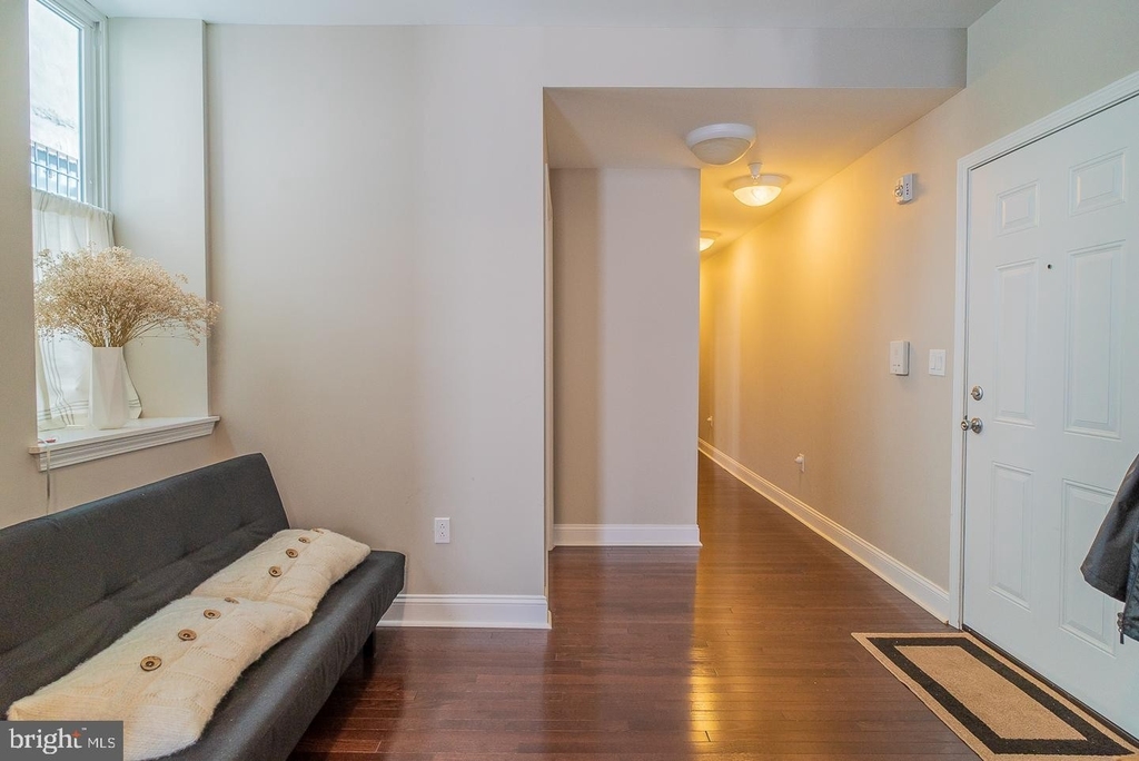 715 Sansom Street - Photo 4