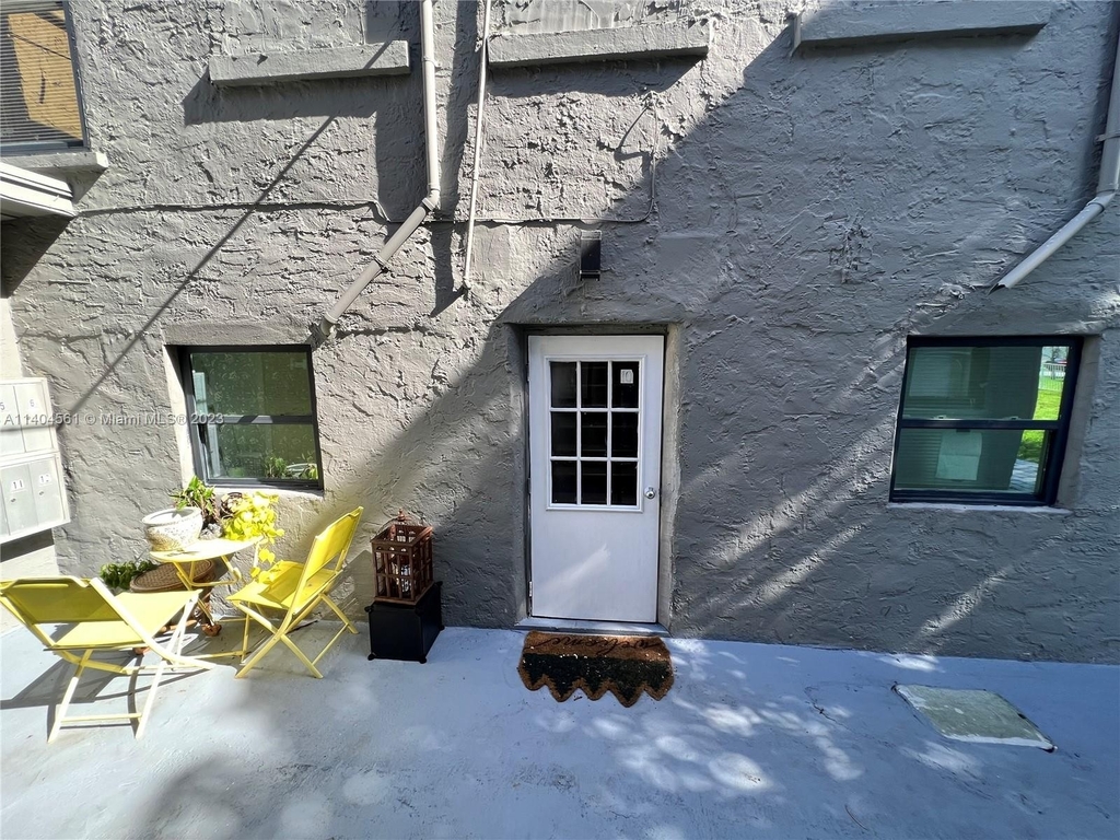 1614 Harrison St - Photo 11