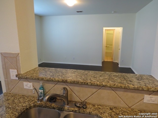 229 Turnberry Dr - Photo 6