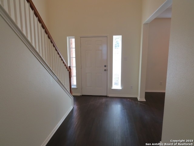 229 Turnberry Dr - Photo 2