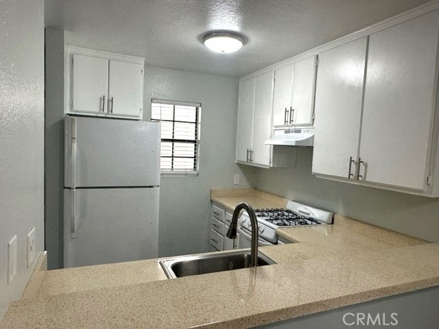 1130 Newport Avenue - Photo 5