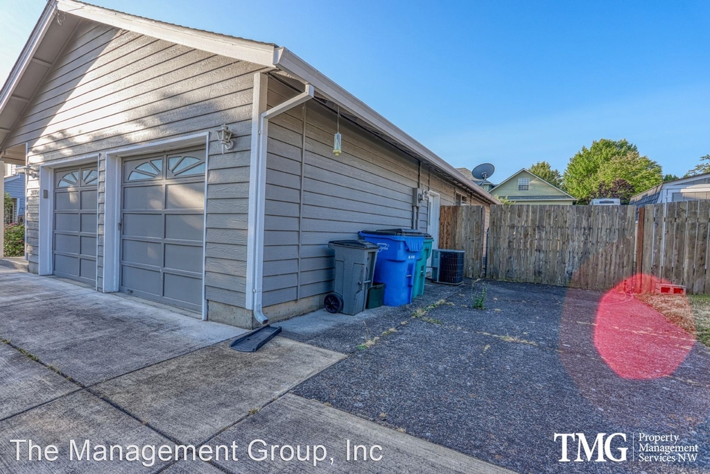 307 Nw 49th Street - Photo 1