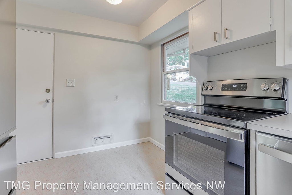 7635 Sw Capitol Hill Road - Photo 11