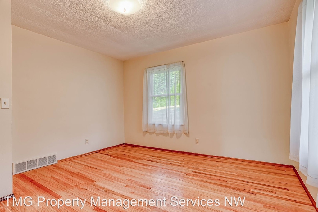 7635 Sw Capitol Hill Road - Photo 16
