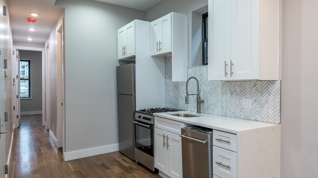 107 Skillman Avenue #3R - Photo 2
