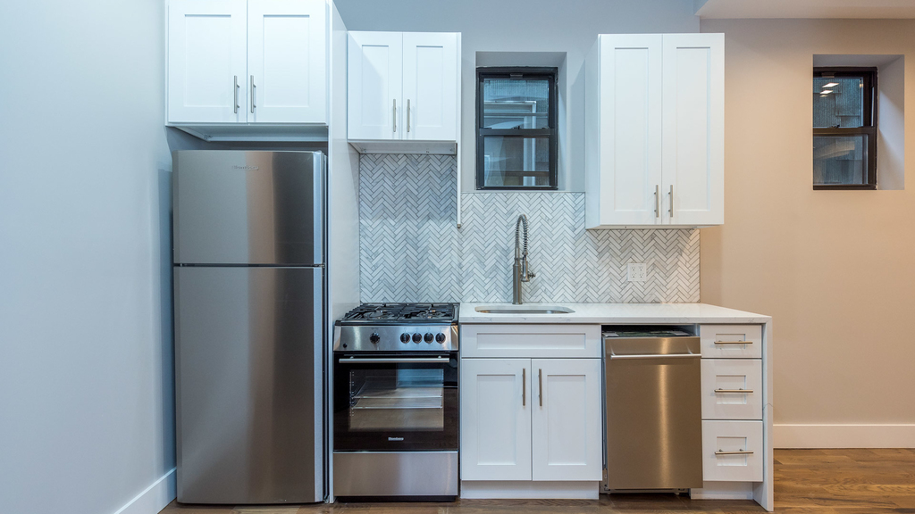 107 Skillman Avenue #3R - Photo 1