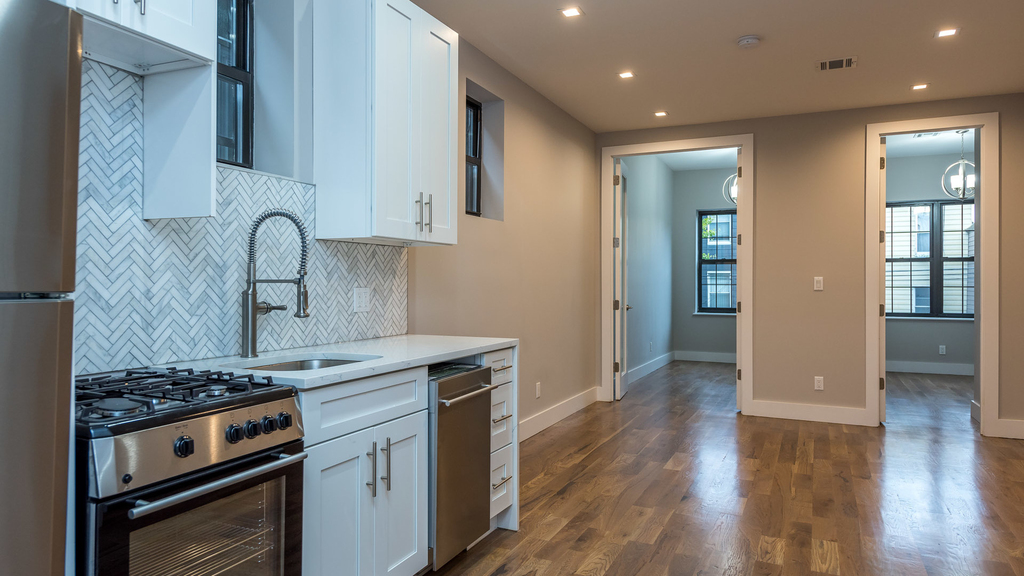 107 Skillman Avenue #3R - Photo 0