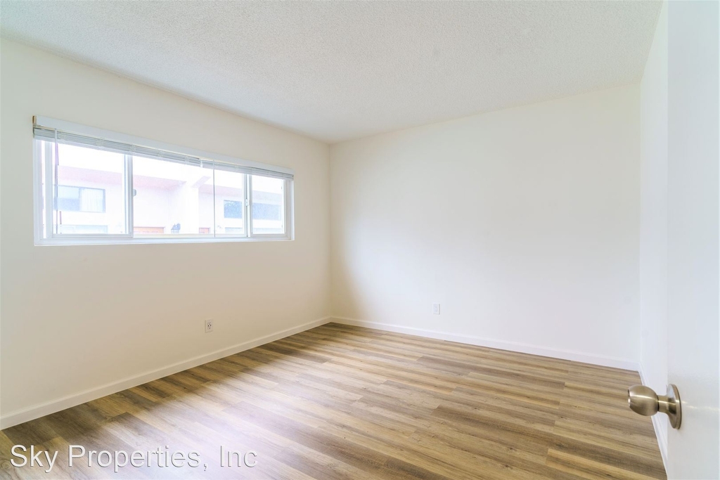 26110 Narbonne Ave - Photo 7