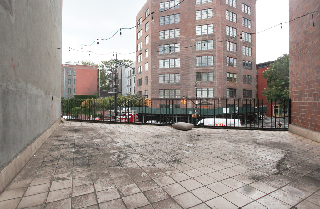 29 7th Avenue South - Photo 0