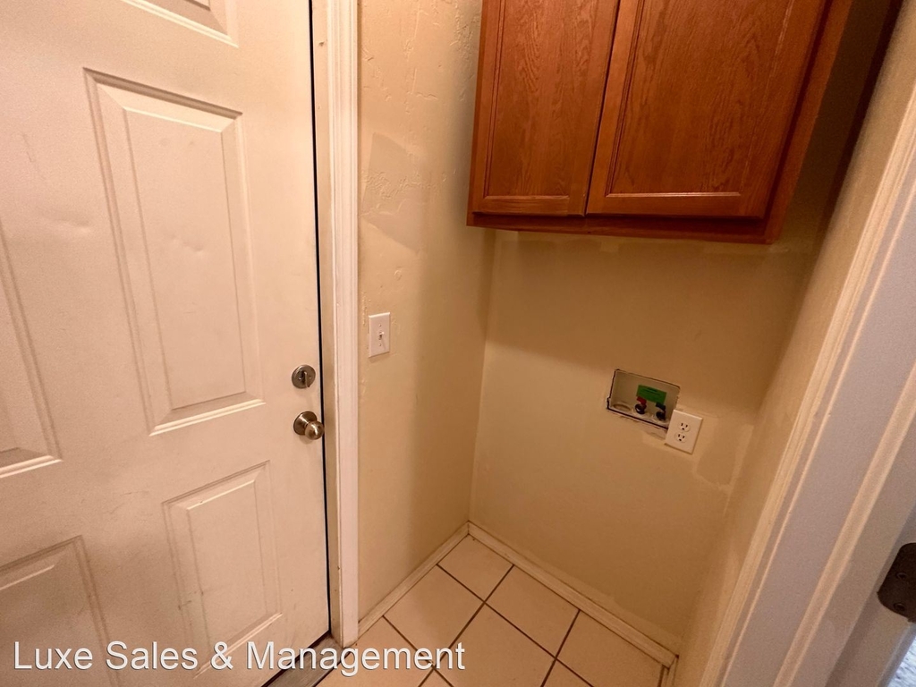 1735 Riviera Lane - Photo 9