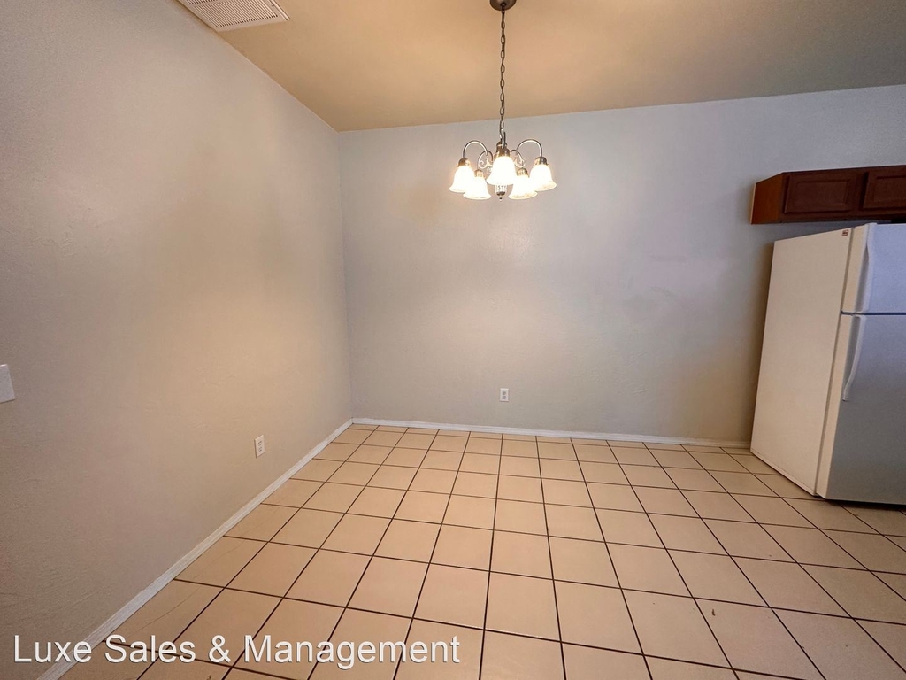 1735 Riviera Lane - Photo 5