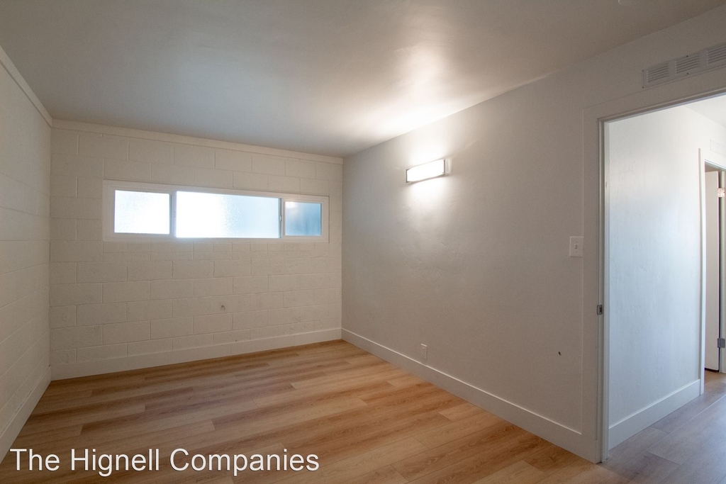 1055 Gilbert Street - Photo 9